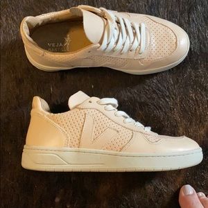 Veja V-10 nude Bastille Sneakers trainers 36 6